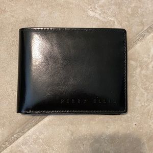 Perry Ellis Men’s Genuine Leather Wallet